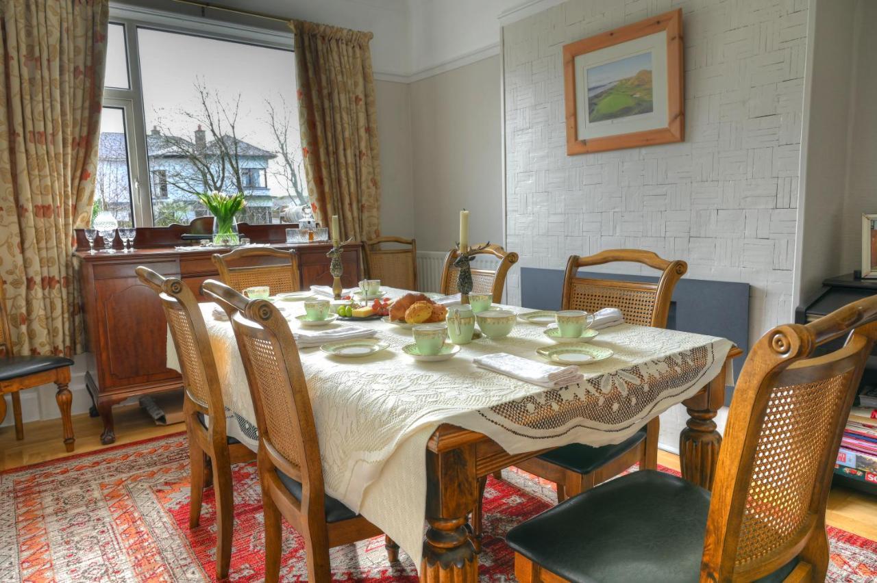 Hotel Larkhill House Portrush Esterno foto