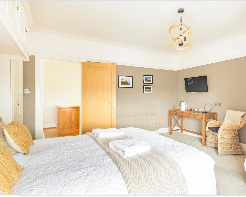 Hotel Larkhill House Portrush Esterno foto